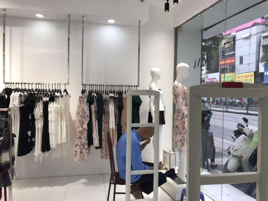 Thiết kế và thi công shop thời trang nữ NEVA