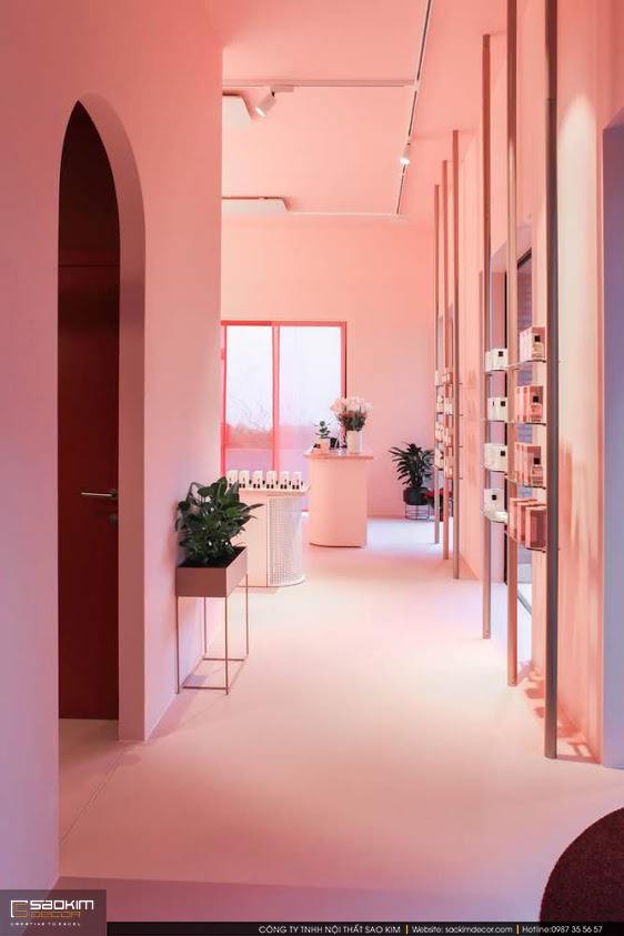 Thiết kế nội thất shop mỹ phẩm gam màu hồng pastel